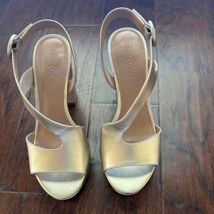 New 8.5 without box - Bernardo metallic gold block heels